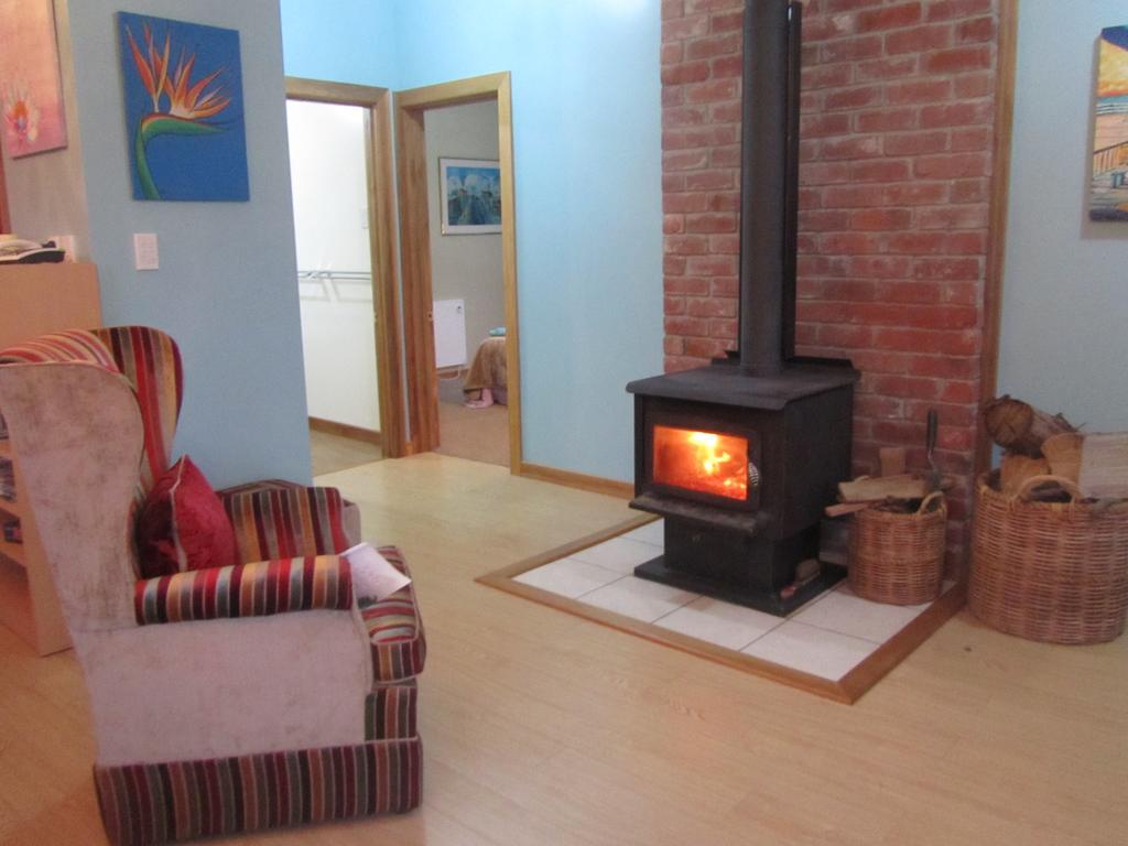 Koromiko Cottage At Lochsloy Farmstay Little River Buitenkant foto